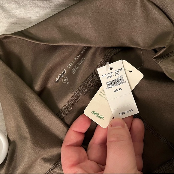 Aerie NWT Women’s Olive Green Metallic Sheen High Waisted XL Athletic Leggings - Picture 3 of 5